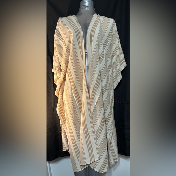 🌼😎001 RB: Universal thread Ruana - Picture 1 of 3